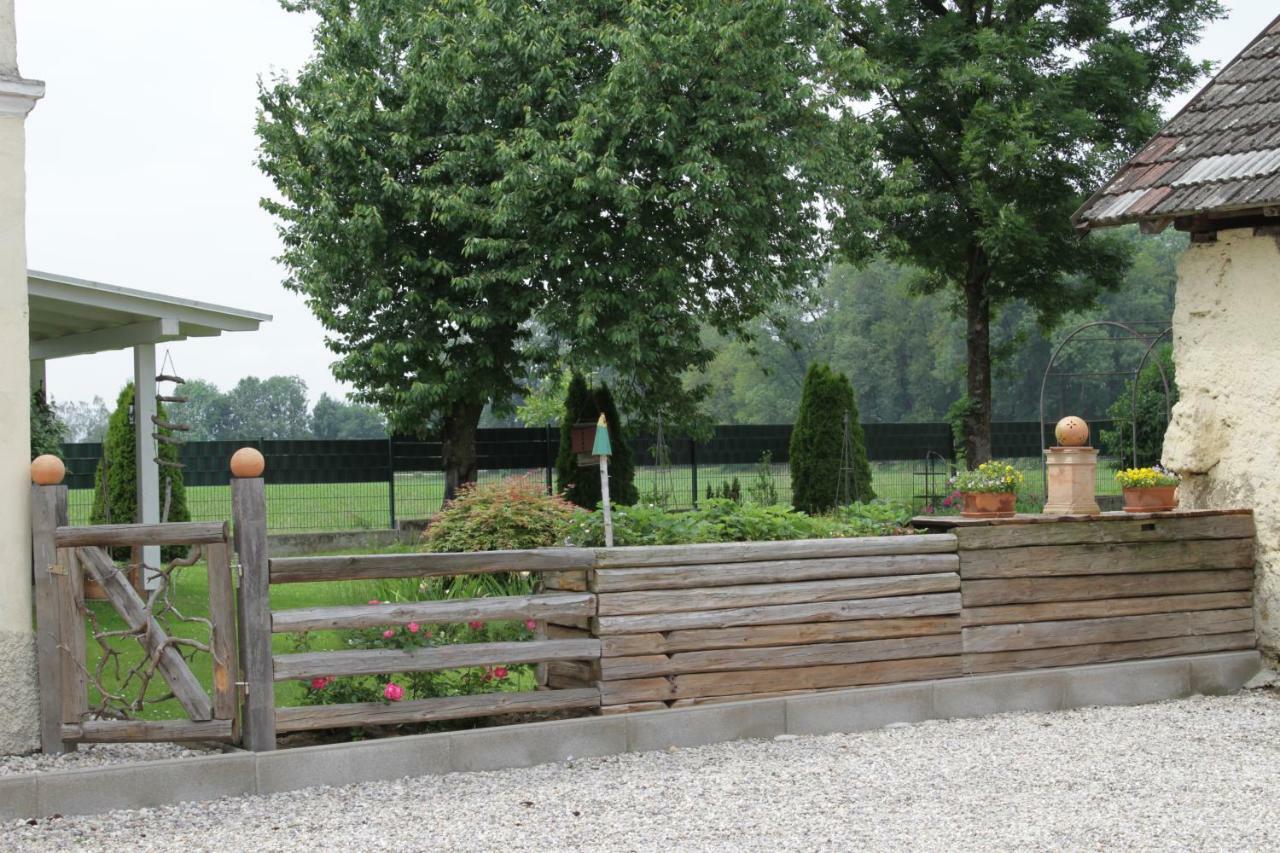 Gutshof Bartl 1 Lägenhet Klagenfurt am Woerthersee Exteriör bild